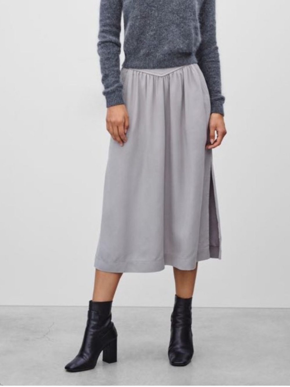 Aritzia Gabrielle midi skirt dove grey